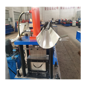 Self-propelled U-channel roof tile gutter roll forming machine